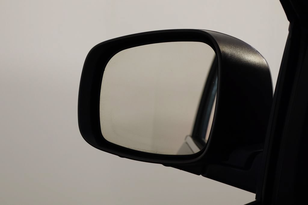 Used 2014 Chrysler Town & Country Touring FWD image 34