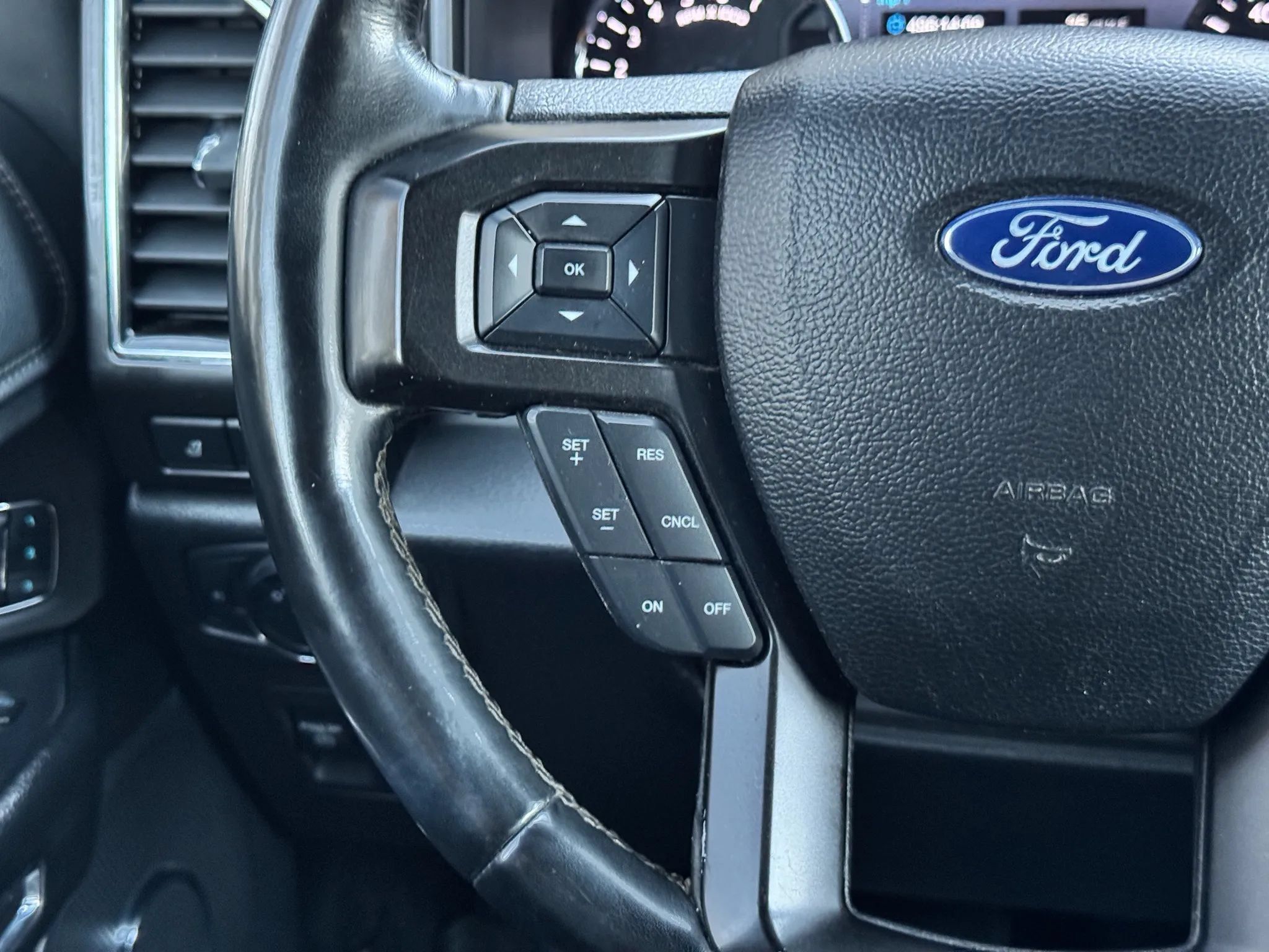 Used 2018 Ford Expedition Max Limited AWD/4WD image 33