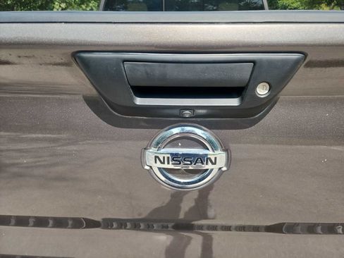 Used 2016 Nissan Titan SL RWD image 9