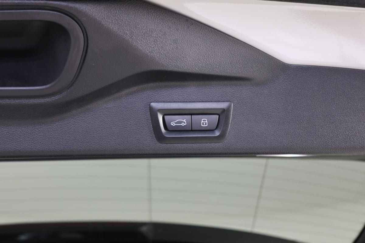 Used 2025 BMW X5 xDrive50e AWD/4WD image 46