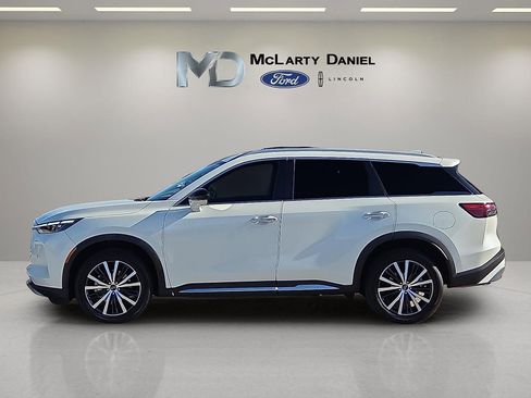 Used 2025 INFINITI QX60 Sensory w/ Vision Package AWD/4WD image 3