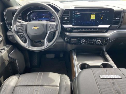 Used 2024 Chevrolet Silverado 2500 High Country AWD/4WD image 10