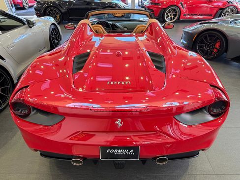 Used 2016 Ferrari 488 Spider image 13