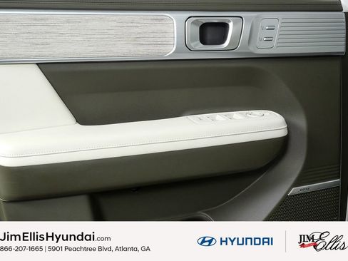 Certified 2025 Hyundai Santa Fe Calligraphy image 12