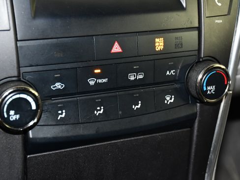 Used 2016 Toyota Camry LE FWD image 28