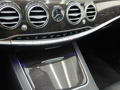 Used 2017 Mercedes-Benz S 550 Sedan w/ Sport Package w/ Sport Package image 59