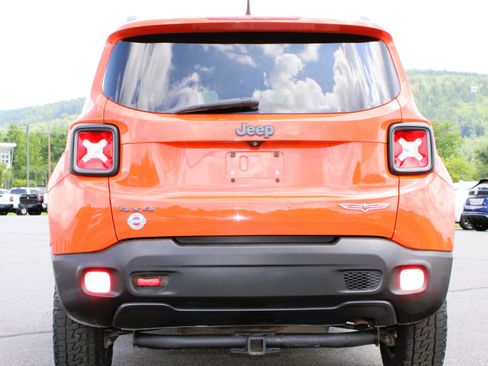 Used 2015 Jeep Renegade Trailhawk AWD/4WD image 3