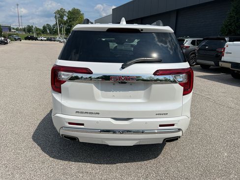 Used 2022 GMC Acadia Denali w/ Denali Ultimate Package AWD/4WD image 9
