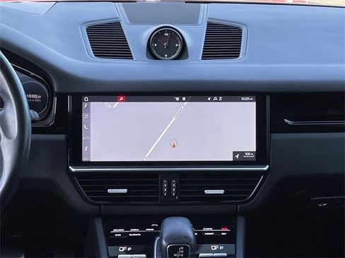 Used 2019 Porsche Cayenne S image 15