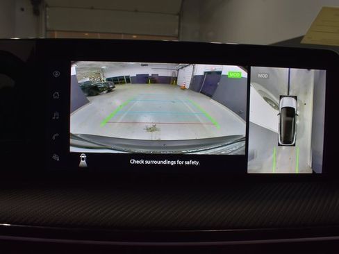 Certified 2025 Nissan Kicks SR image 22