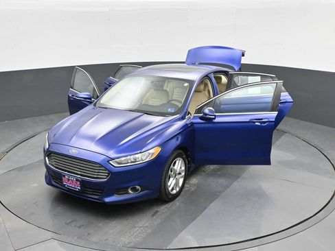 Used 2013 Ford Fusion SE FWD image 27