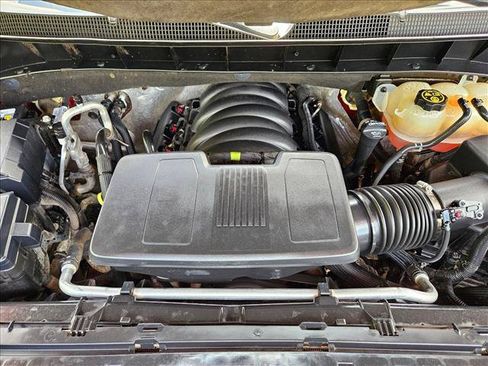 Used 2022 Chevrolet Silverado 1500 LT AWD/4WD image 23