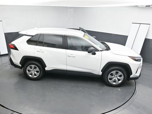 Used 2023 Toyota RAV4 LE image 27