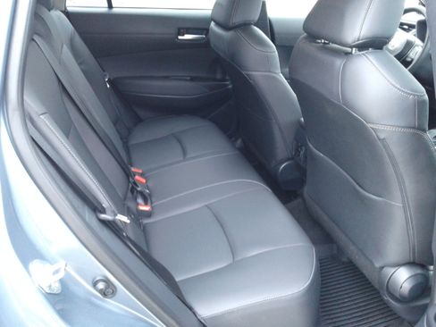 Used 2025 Toyota Corolla Cross XLE image 11