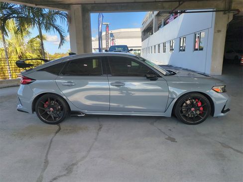 Used 2025 Honda Civic Type R image 4