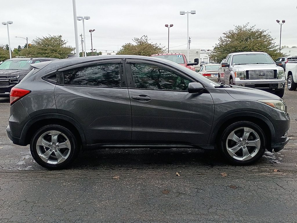 Used 2016 Honda HR-V LX image 2