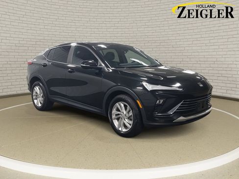 Used 2024 Buick Envista Preferred w/ Convenience I Package image 3