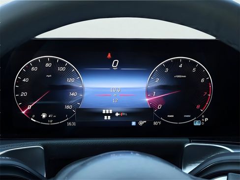 Certified 2025 Mercedes-Benz GLB 250 4MATIC image 31