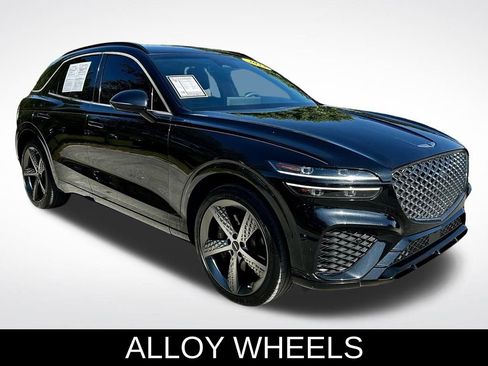 Used 2023 Genesis GV70 2.5T w/ Sport Prestige Package image 3