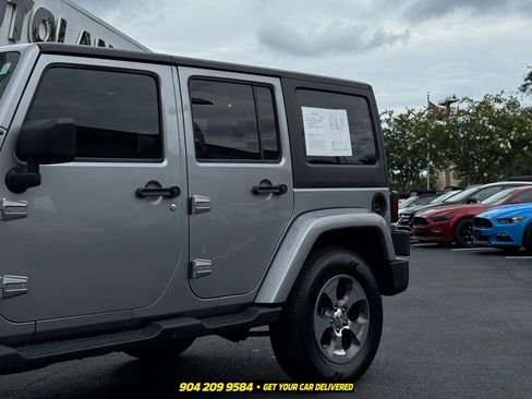Used 2018 Jeep Wrangler Unlimited Sahara AWD/4WD image 3