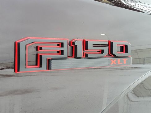 Used 2019 Ford F150 XLT w/ Equipment Group 302A Luxury image 6