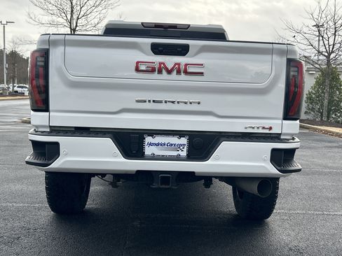 Used 2024 GMC Sierra 2500 AT4 w/ AT4 Preferred Package image 8