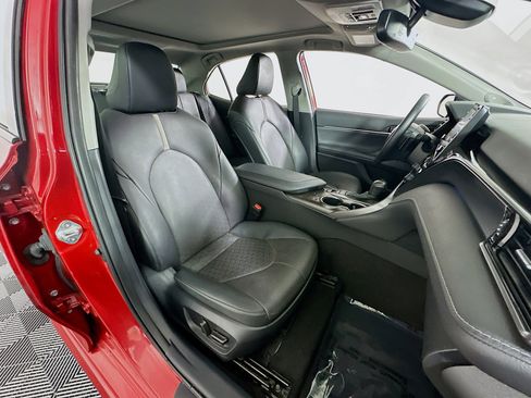 Used 2024 Toyota Camry XSE w/ Navigation Package image 28