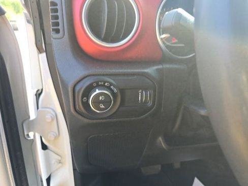 Used 2023 Jeep Gladiator Rubicon w/ Cold Weather Group AWD/4WD image 14
