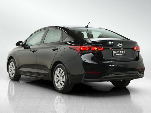 Used 2019 Hyundai Accent SE FWD image 3