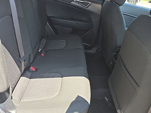 New 2025 Kia Sportage LX image 11