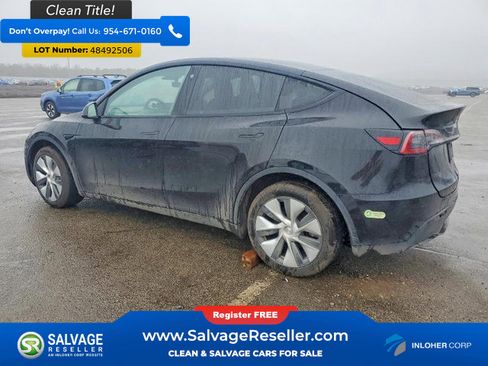 Used 2023 Tesla Model Y AWD image 4