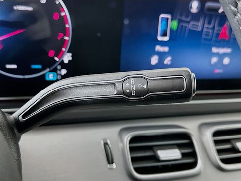 Certified 2025 Mercedes-Benz GLS 450 4MATIC image 19