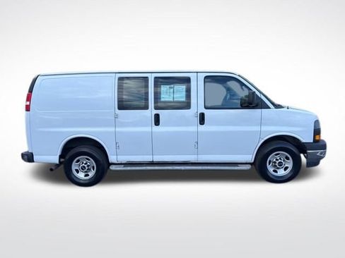 Used 2019 GMC Savana 2500 w/ Driver Convenience Package image 8