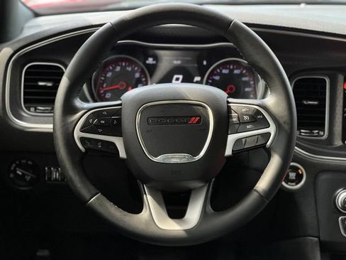 Used 2015 Dodge Charger SXT RWD image 31