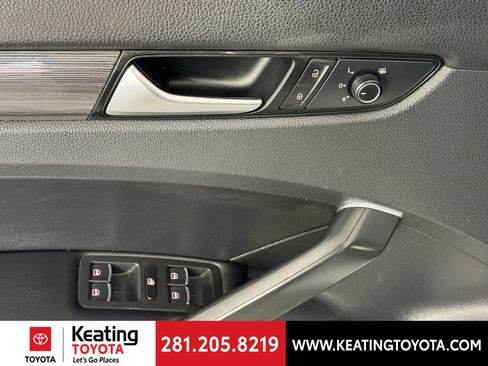 Used 2022 Volkswagen Passat 2.0T R-Line image 12