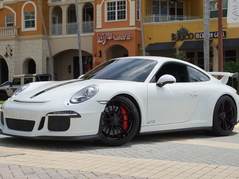 Used 2015 Porsche 911 GT3 RWD image 9