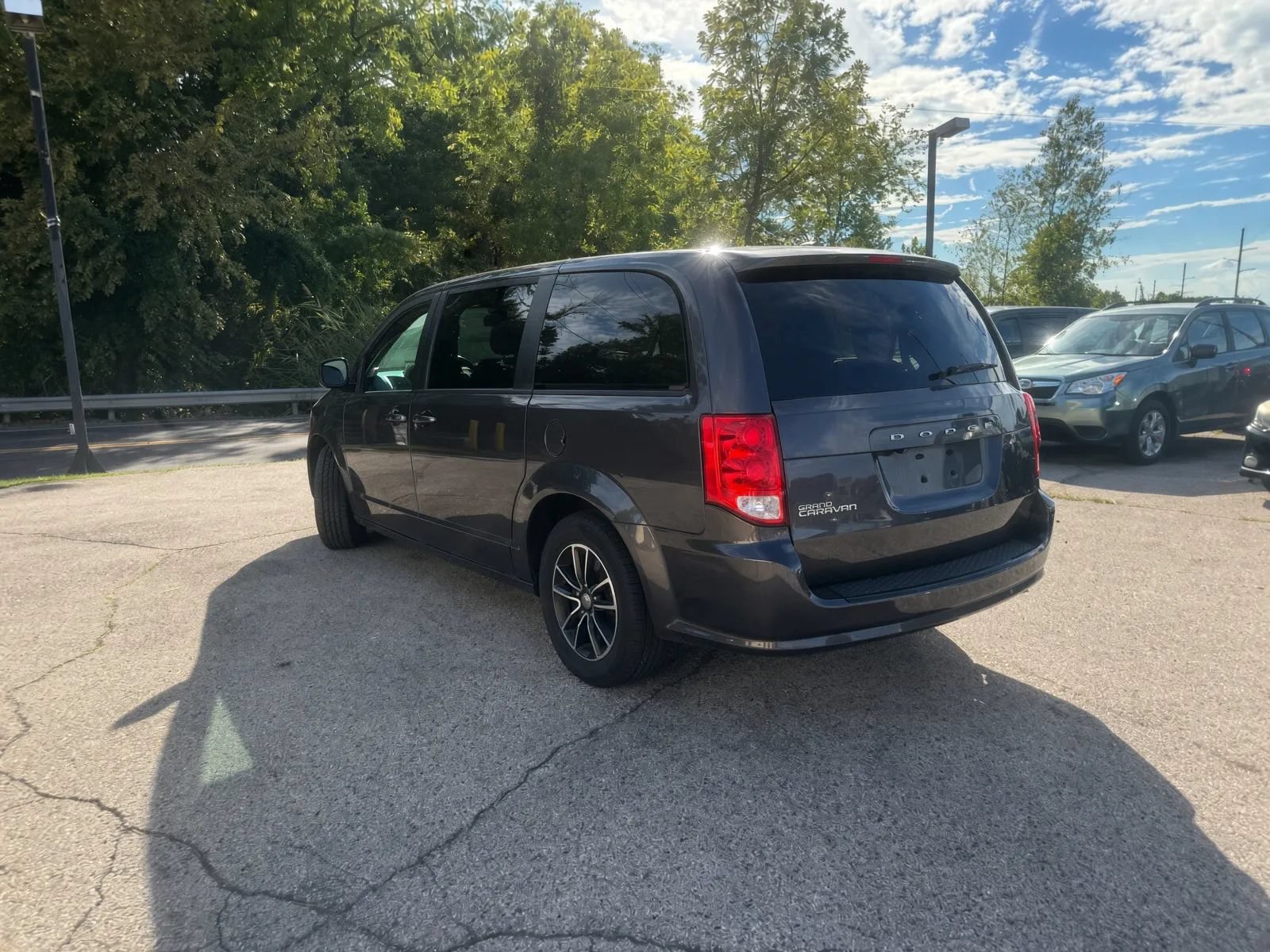 Used 2018 Dodge Grand Caravan SE FWD image 8