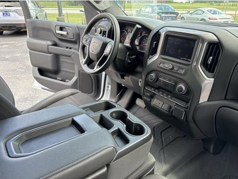 Used 2024 Chevrolet Silverado 1500 Custom image 17