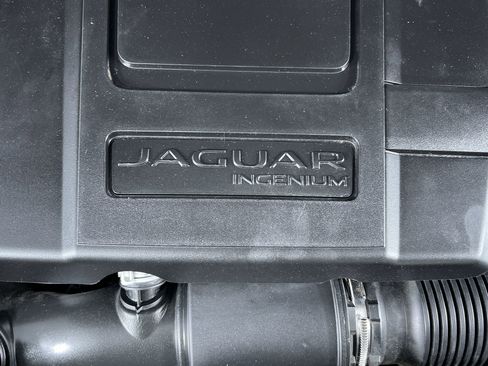 Used 2020 Jaguar F-PACE Prestige image 29