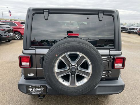 Used 2021 Jeep Wrangler Unlimited Sport image 26
