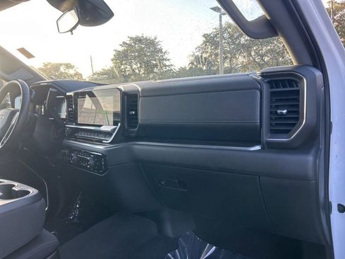 Used 2025 Chevrolet Silverado 2500 LT w/ Convenience Package image 25