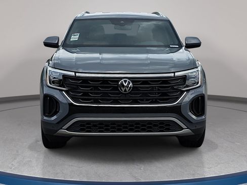 Used 2024 Volkswagen Atlas Cross Sport SE FWD image 2