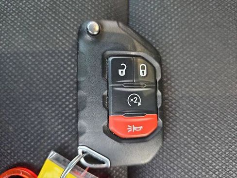 Certified 2022 Jeep Gladiator Sport AWD/4WD image 34