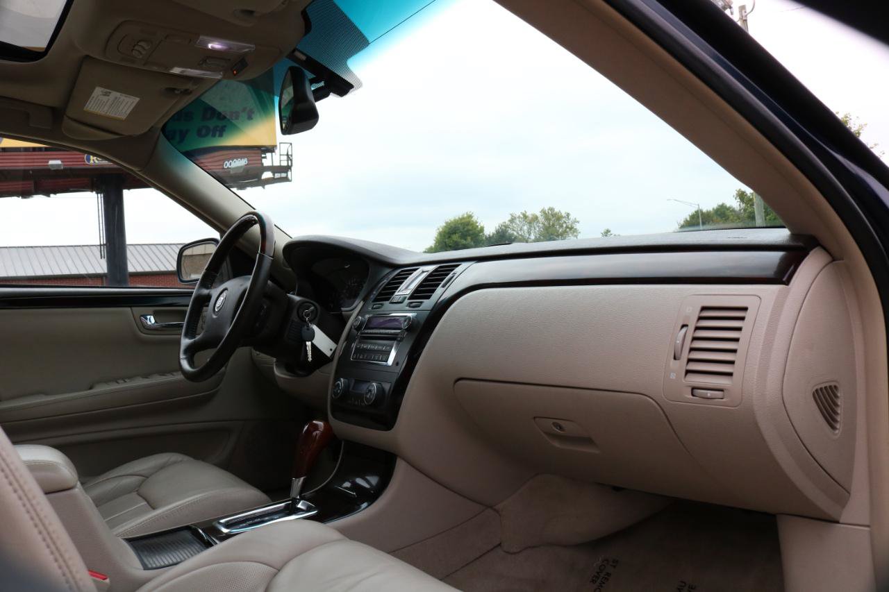 Used 2009 Cadillac DTS w/ Sun And Sound Package FWD image 39