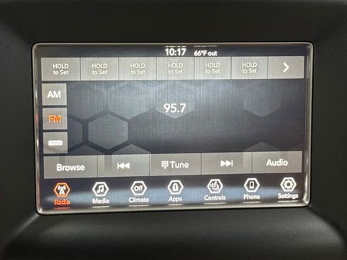 Used 2019 Jeep Grand Cherokee Laredo AWD/4WD image 19