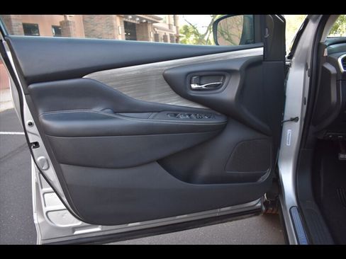 Used 2017 Nissan Murano SV w/ Premium Plus Package image 17