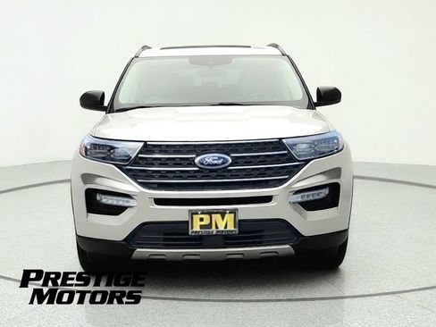 Used 2022 Ford Explorer XLT w/ Equipment Group 202A AWD/4WD image 3