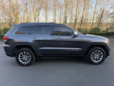 Used 2014 Jeep Grand Cherokee Limited w/ Luxury Group II image 4