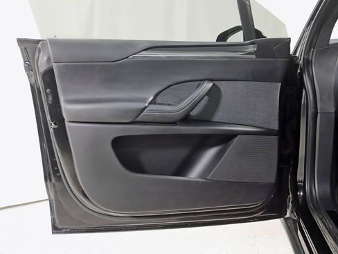 Used 2022 Tesla Model X Plaid image 36