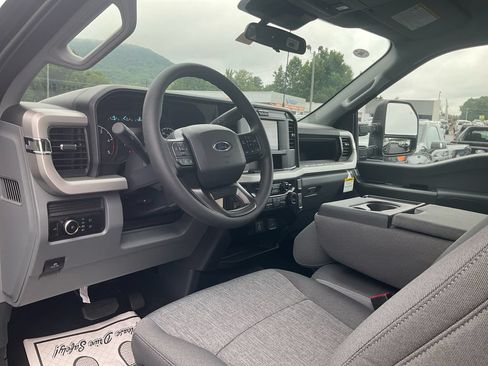New 2026 Ford F250 XL w/ STX Appearance Package AWD/4WD image 15